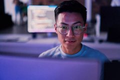 <b>重庆科技企业聚焦应用研发,推动产业协同升级</b>